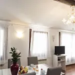 Da Bruno Homes Apartman *
